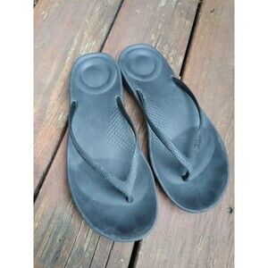 FitFlop iQushion Ergonomic black Flip Flops Sandals Women Comfort Sz 8